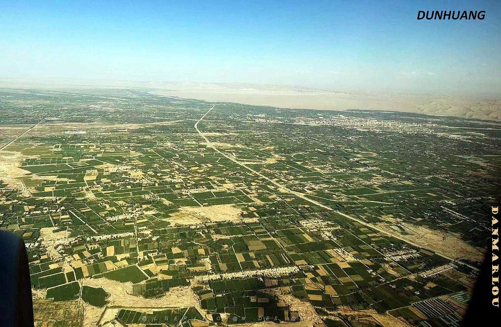 DUNHUANG - 004. Vue aerienne.jpg